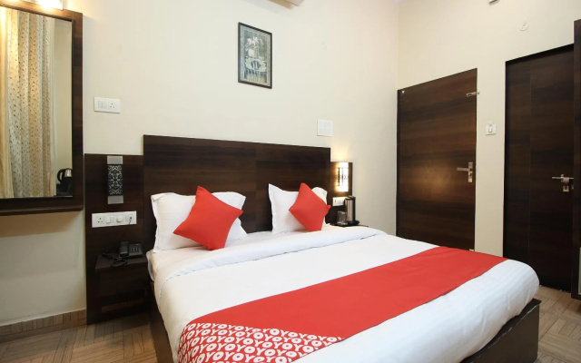 OYO 37188 Aishwarya Inn