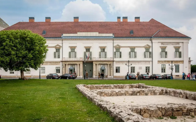 Castle Suite