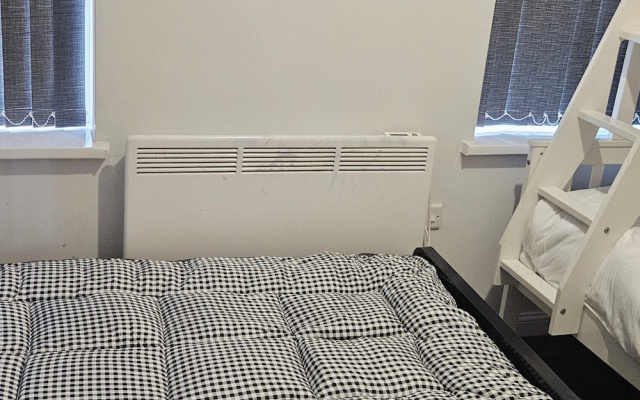 Telford - Apartment - Sleeps 5 - Flat 4