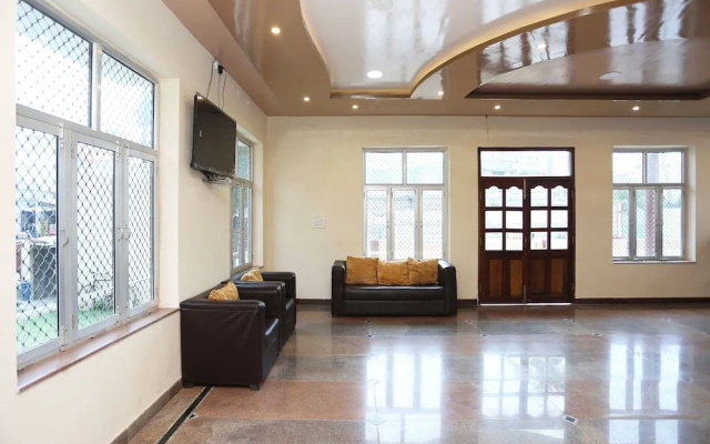 OYO 18324 Sahani Guest House