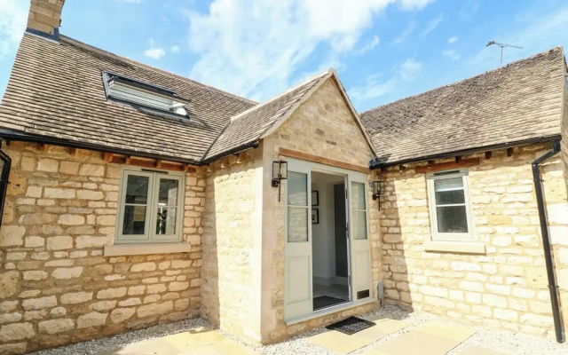 12 Manor Farm Close