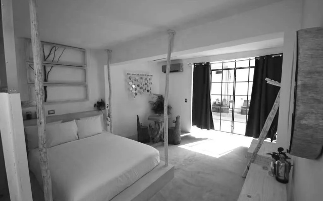 Radio Tulum Hotel