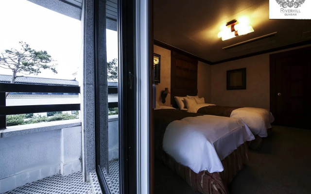 GunSan Riverhill Hotel