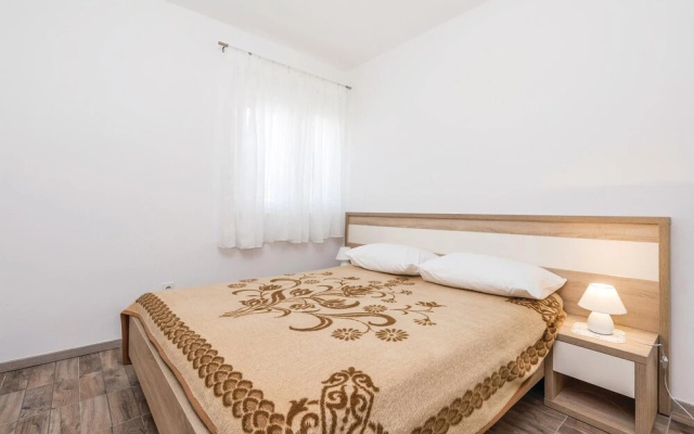 Awesome Home in Mandre With Wifi and 2 Bedrooms
