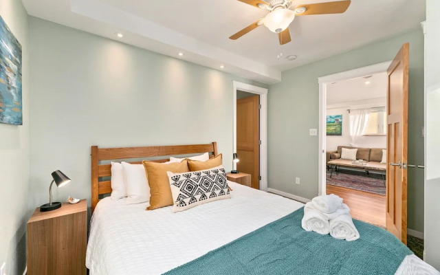 Vibrant Downtown Bungalow – Walk Everywhere!