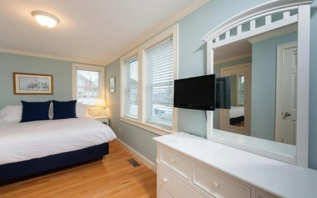Carriage House at One Long Beach
