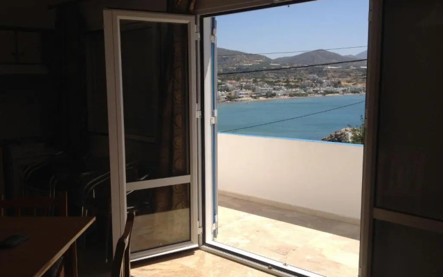 Sea View And Mountain View Apartment For 4 People
