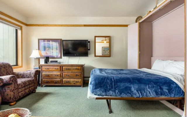 2797 Slopeside Condo