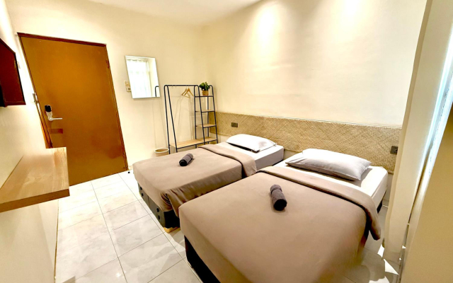 Buton Backpaker Lodge - Hostel
