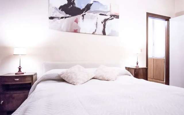 Trevi Fountain Home