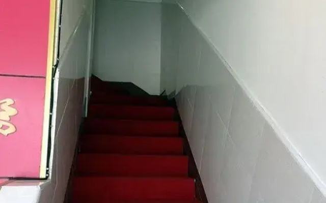Hairi Hotel