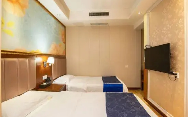 Chongqing Jinyue Bay Hotel（tushuguanditiezhanxinanyiyuandian）