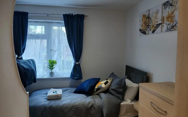 Modern and Spacious 3 Bed Retreat - Bracknell