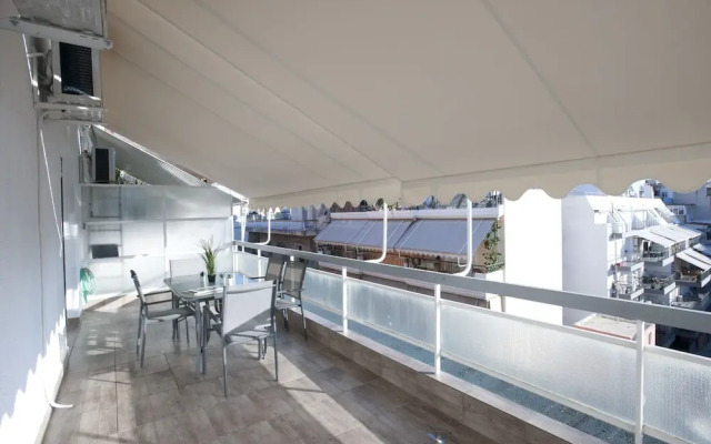Kolonos - A Renovated Apartment