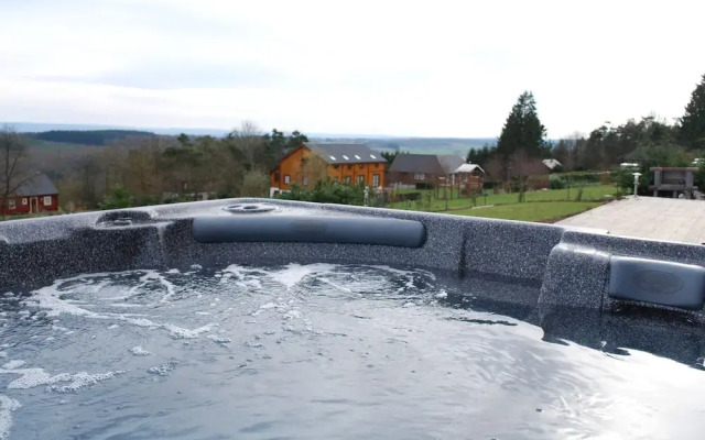 Lovely Villa in Durbuy with Hot Tub