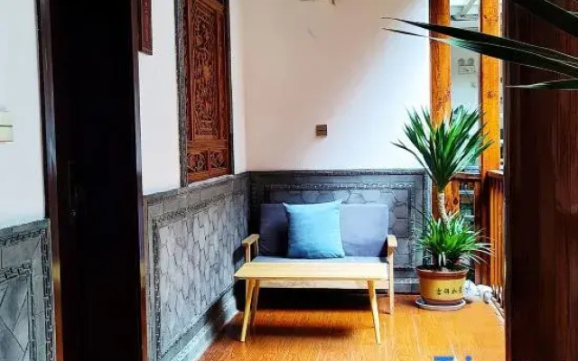 Wutongshu·Lush Mountain Retreat Timber Nook (Dali Ancient City Branch)