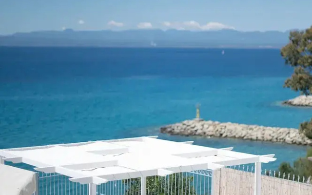 Seafront Pouletis Family Aeraki Nest With Pool