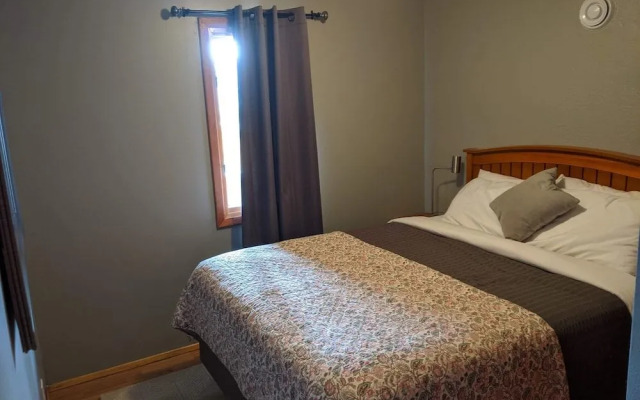 Sheep Mountain Lodge