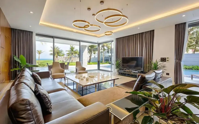 Luxury Beachfront Villa W Private Pool Beach Num1