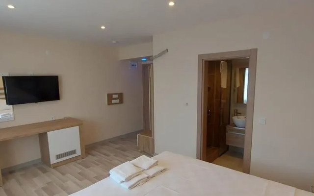 Seventy Four Hotel