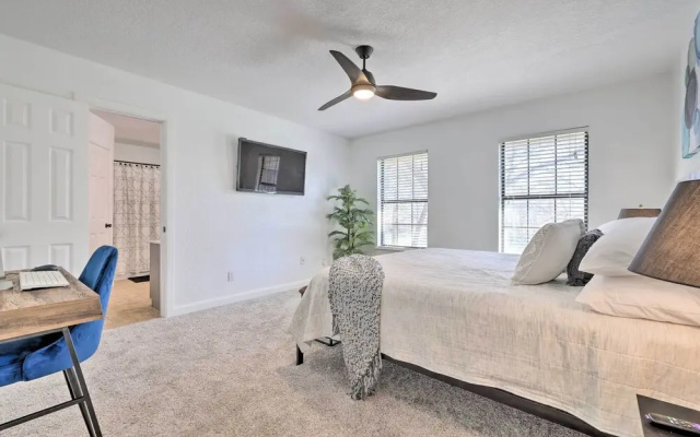 3 Mi to Dtwn! Riverfront Seguin Home w/ Sunroom