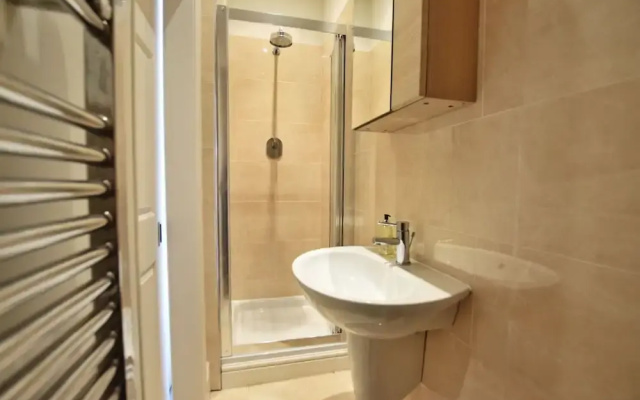 Derby 2 Bed House - University & City