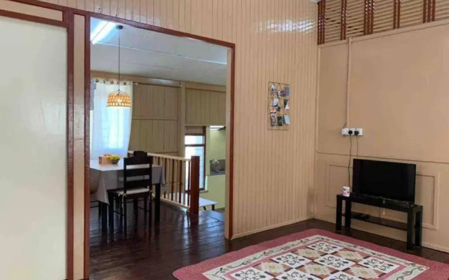 Orked Lycaste Wooden Village Chalet