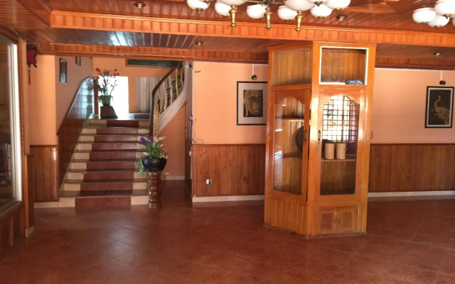 Mealy Chenda Guest House & Restaurant