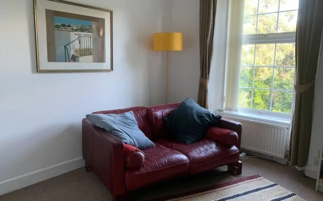 Cedarbank's - The Little Art House - dog Friendly