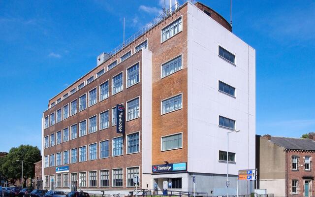 Отель Travelodge Carlisle Central вид на фасад