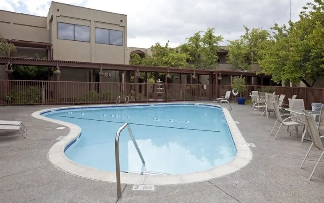 Best Western Plus Wine Country Inn & Suites