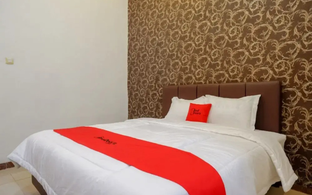 Pattimura Guesthouse by RedDoorz