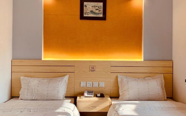 Fengju Business Hotel