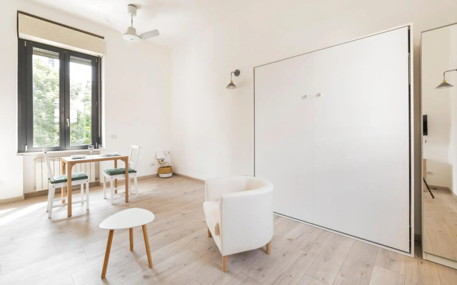 Maciachini Renovated Studio!