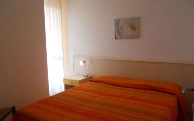 Bright Flat Next to the Beach-beahost