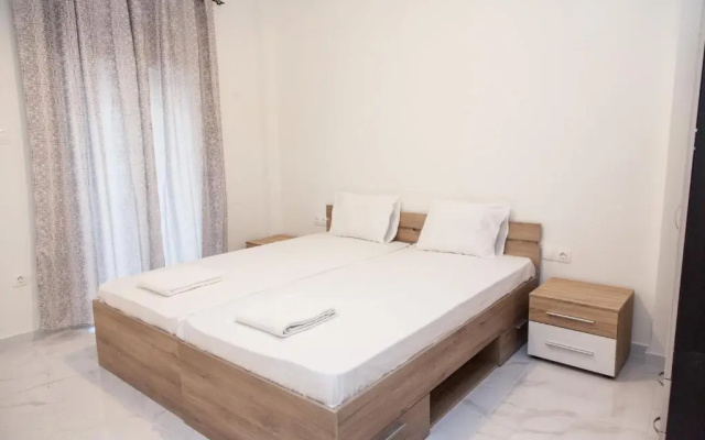 Modern 3-bedroom Apartment Next to Koridallos square