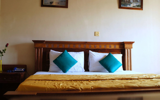 Royal Hotel