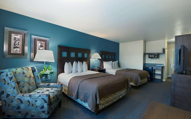 Oxford Suites Silverdale