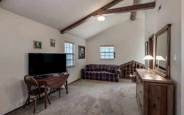 Chalmers - Three Bedroom Cabin