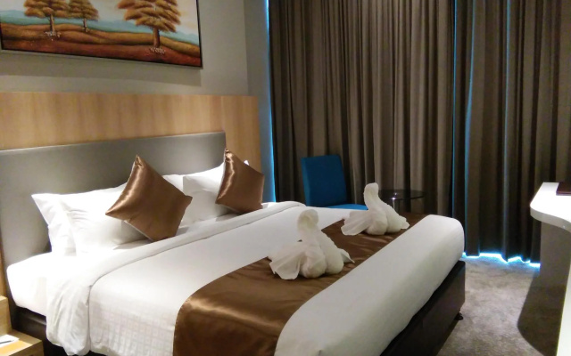 Greens Hotel & Suites