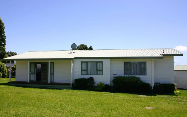 Waihi Getaway - Waihi Beach Holiday Home