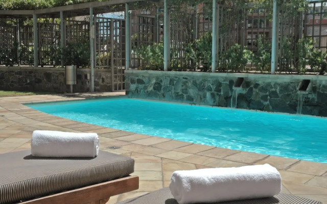 Three Bedroom Apartment - Fully Furnished and Equipped