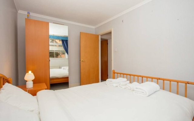 Sunny Flat in Islington