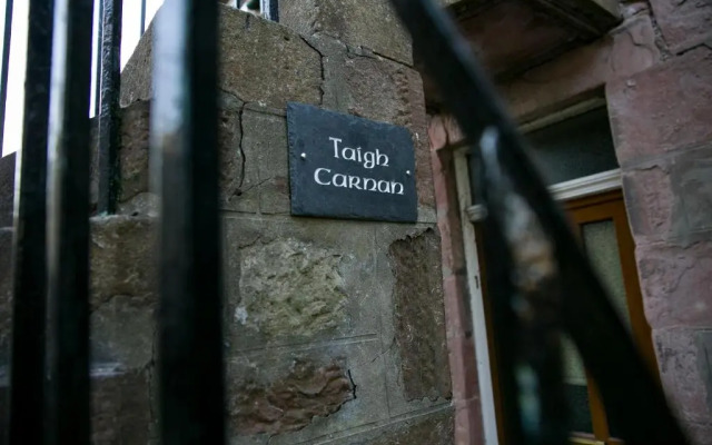 Taigh Carnan - 2 Huntly Terrace