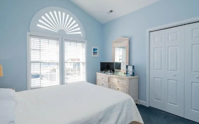 Smart Pelican by Oak Island Accommodations