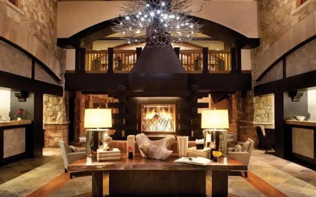 The Sebastian - Vail King Hotel Room