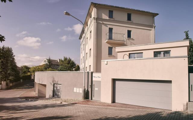 Отель Villa na Vinici вид на фасад