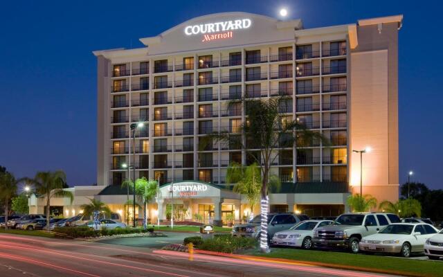 Отель Courtyard by Marriott Los Angeles Pasadena/Monrovia вид на фасад