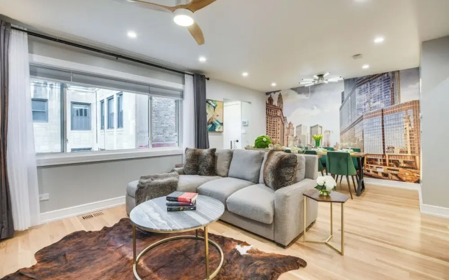 Stylish Chicago Retreat: Walk to Loyola University