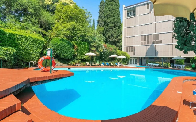 Sonia Sweet Love With Shared Pool